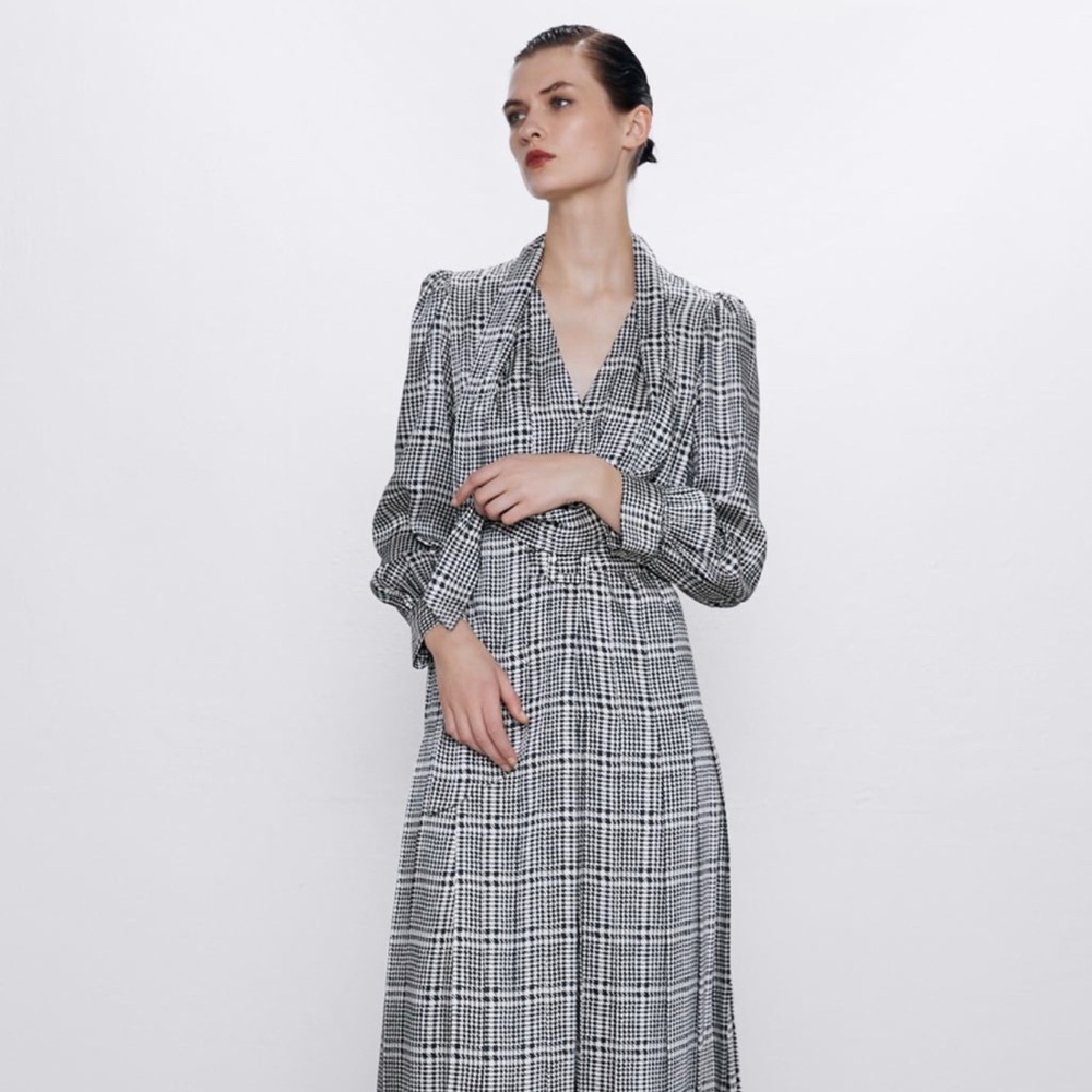 ZARA BLACK WHITE PRINTED DRESS WITH BELT Size M